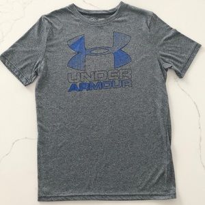 Under Armour boys YXL short sleeve tee.